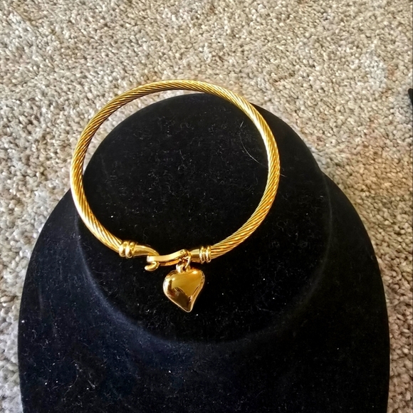 21kp Dubai Jewelry- Gold Heart Charm Bracelet - Picture 1 of 11